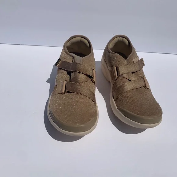 Bzees Women's Offbeat Sport Sneaker Shoes Size